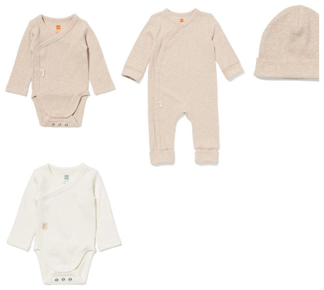 Rompers, boxpakje en mutsje met naam van HEMA
